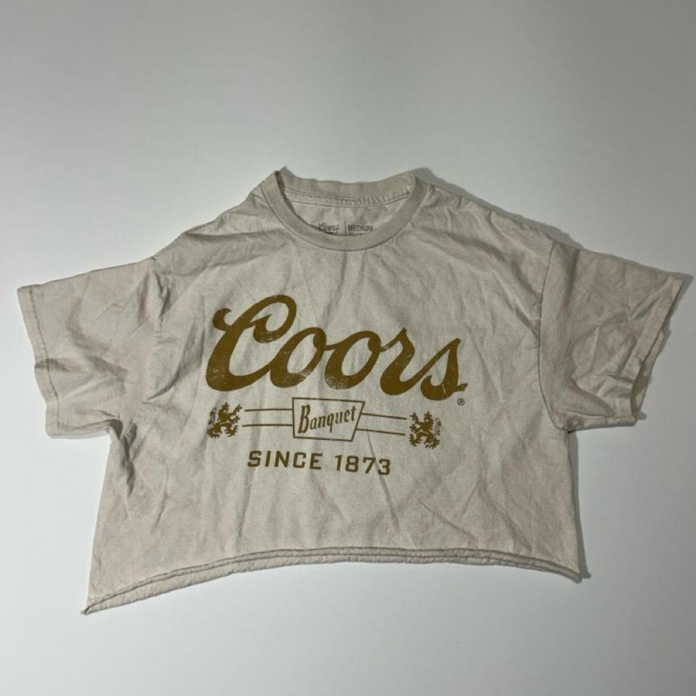 Coors Banquet Cropped Graphic Tee Size M